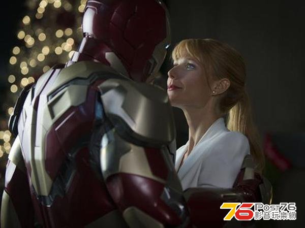 2662065-iron_man_3_official_embrace_super.jpeg