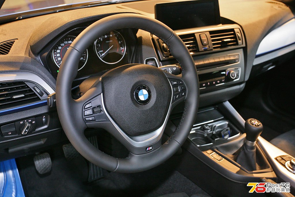 2012_BMW_M135i_03.jpg