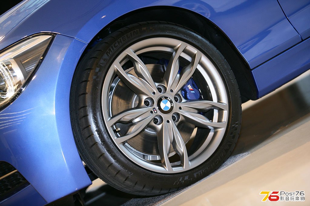 2012_BMW_M135i_10.jpg