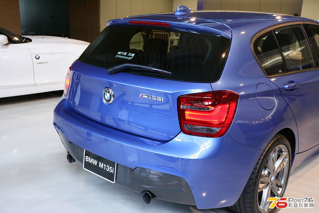 2012_BMW_M135i_11.jpg