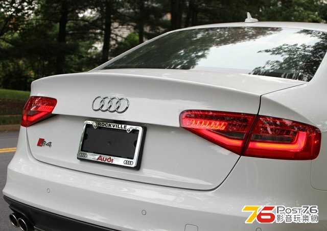 2013_Audi-S4_09.jpg