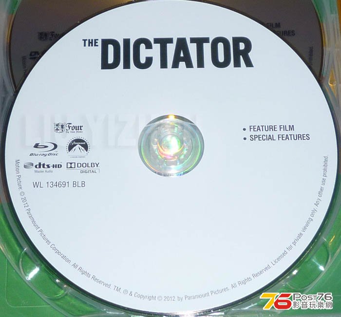 dictatorBD_disc1.jpg