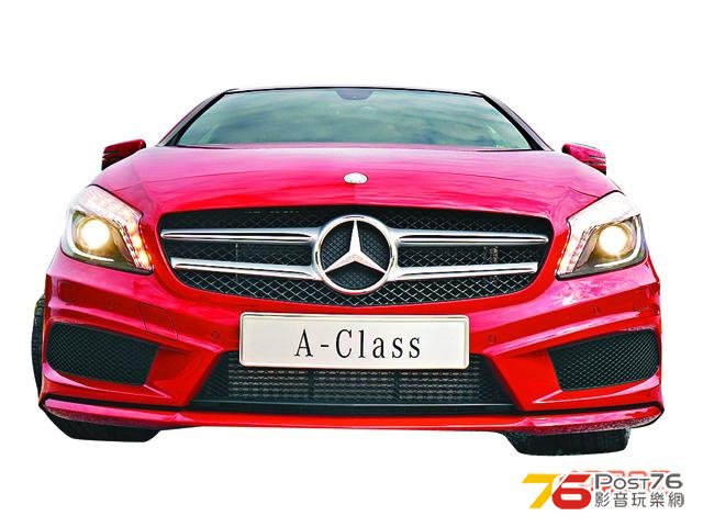 2013_Mercedes_Benz_A_Class_24.jpg