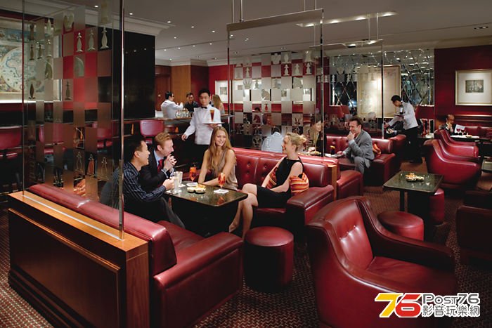 hong-kong-bar-captains-bar-03.jpg
