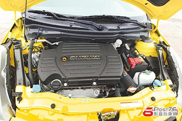 2012_Suzuki_Swift_Sport_09.jpg