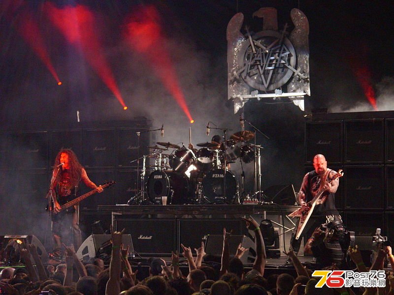 800px-Slayer_Performing_at_Mayhem_fest_2009.jpg