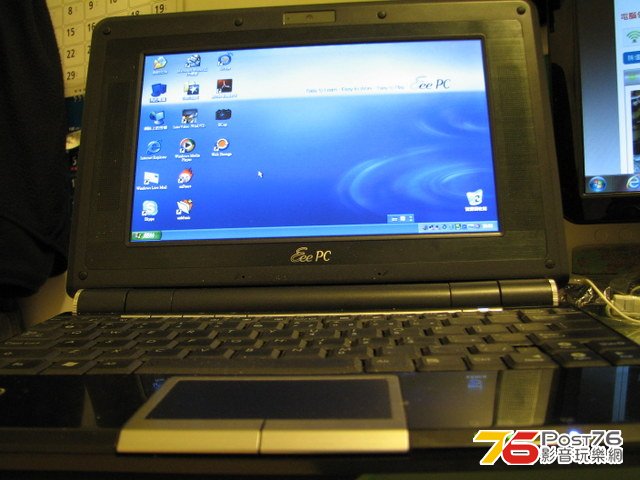 eeepc01.jpg