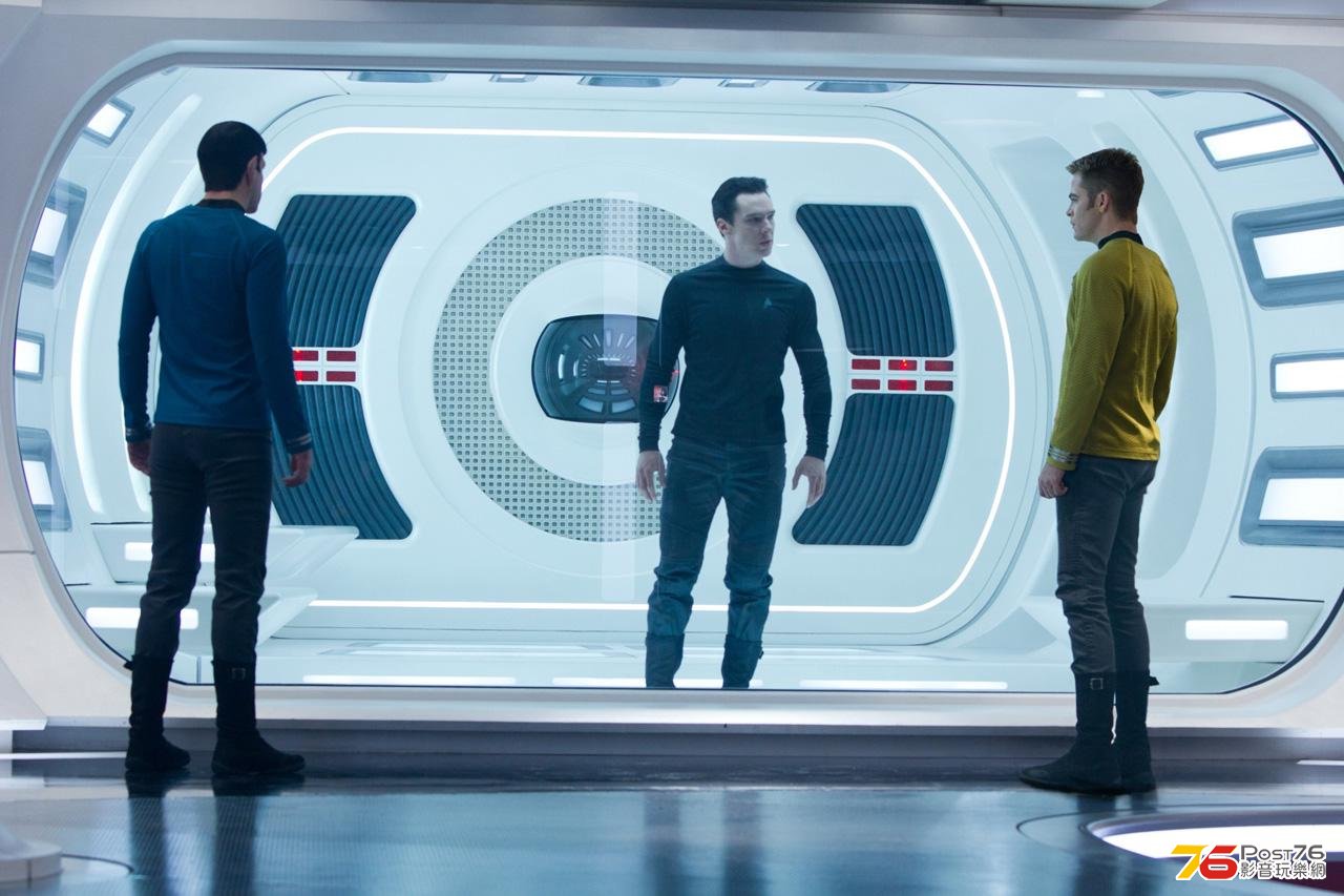startrek2_1.jpg
