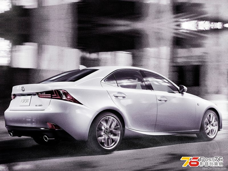 Lexus-IS_2014_800x600_wallpaper_05.jpg