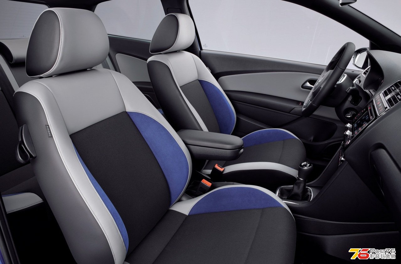 2013_Volkswagen_Polo_BlueGT_04.jpg