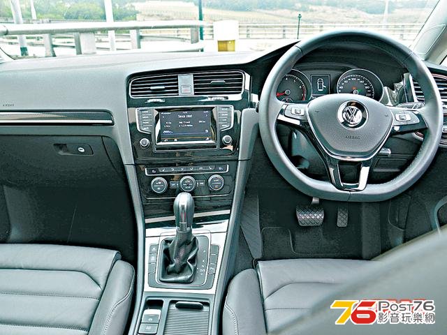 2013_VW_Golf_7_03.jpg