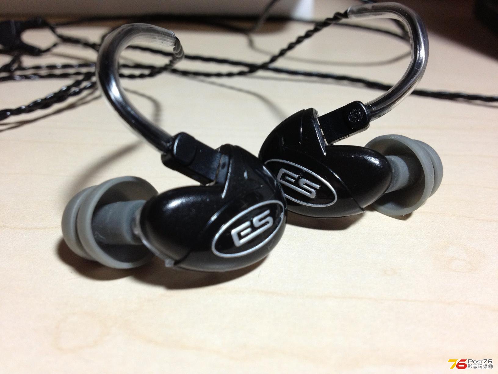 Earsonics SM64