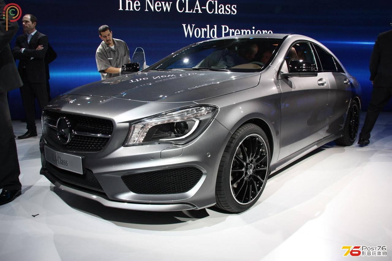 2013_Mercedes_Benz_CLA_01.jpg