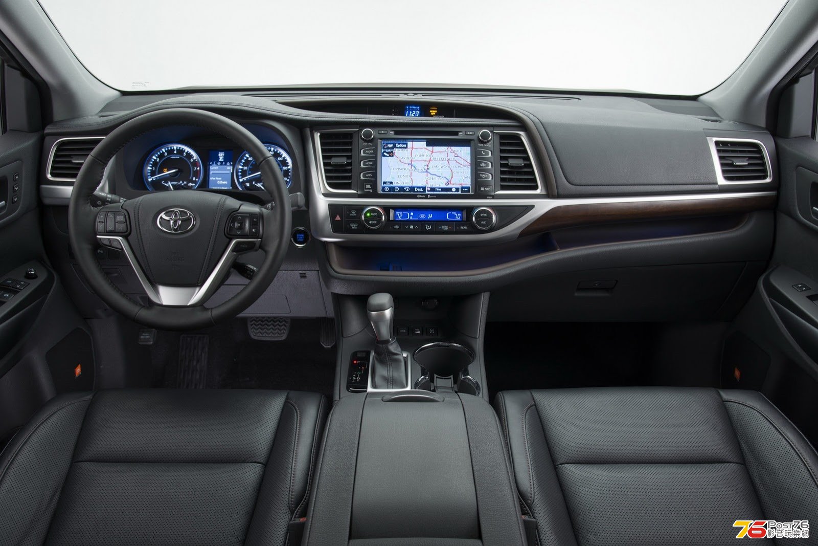 2014_Toyota_Highlander_03.jpg