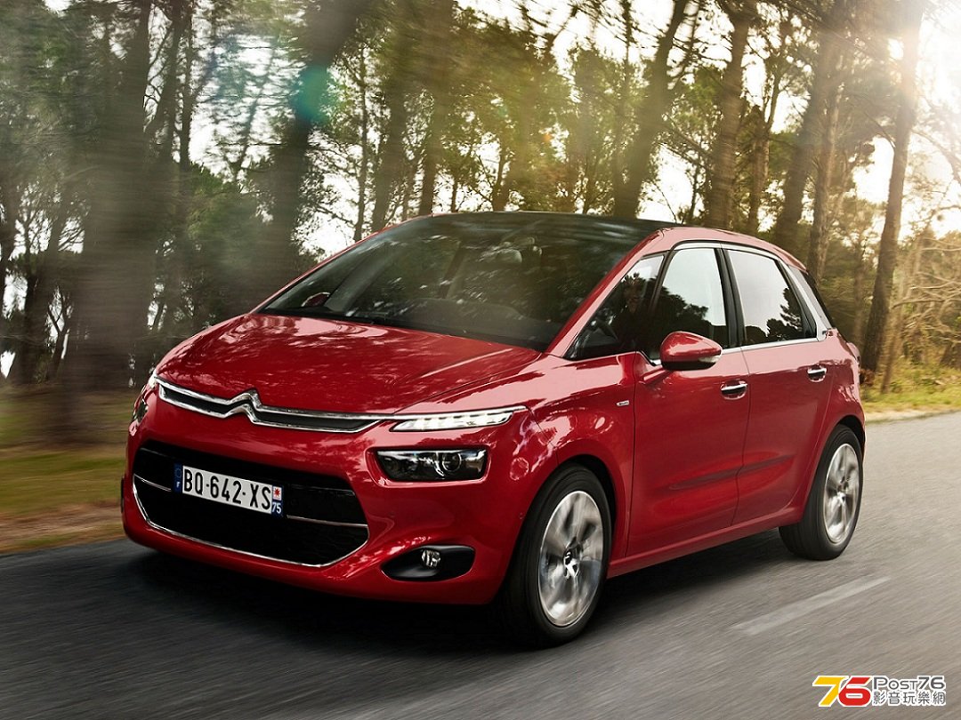 2014_Citroen_C4_Picasso_01.jpg