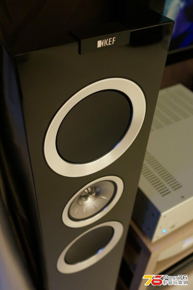 KEF R700