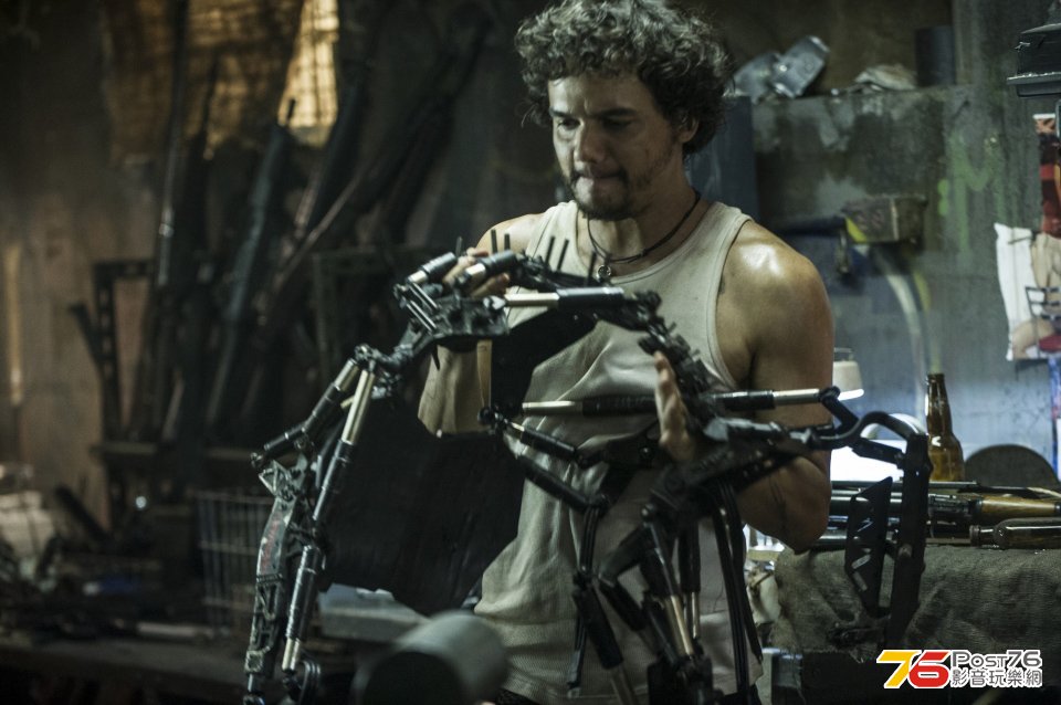 elysium2013_15.jpg