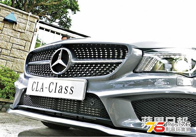 2013_Mercedes_Benz_CLA_07.jpg