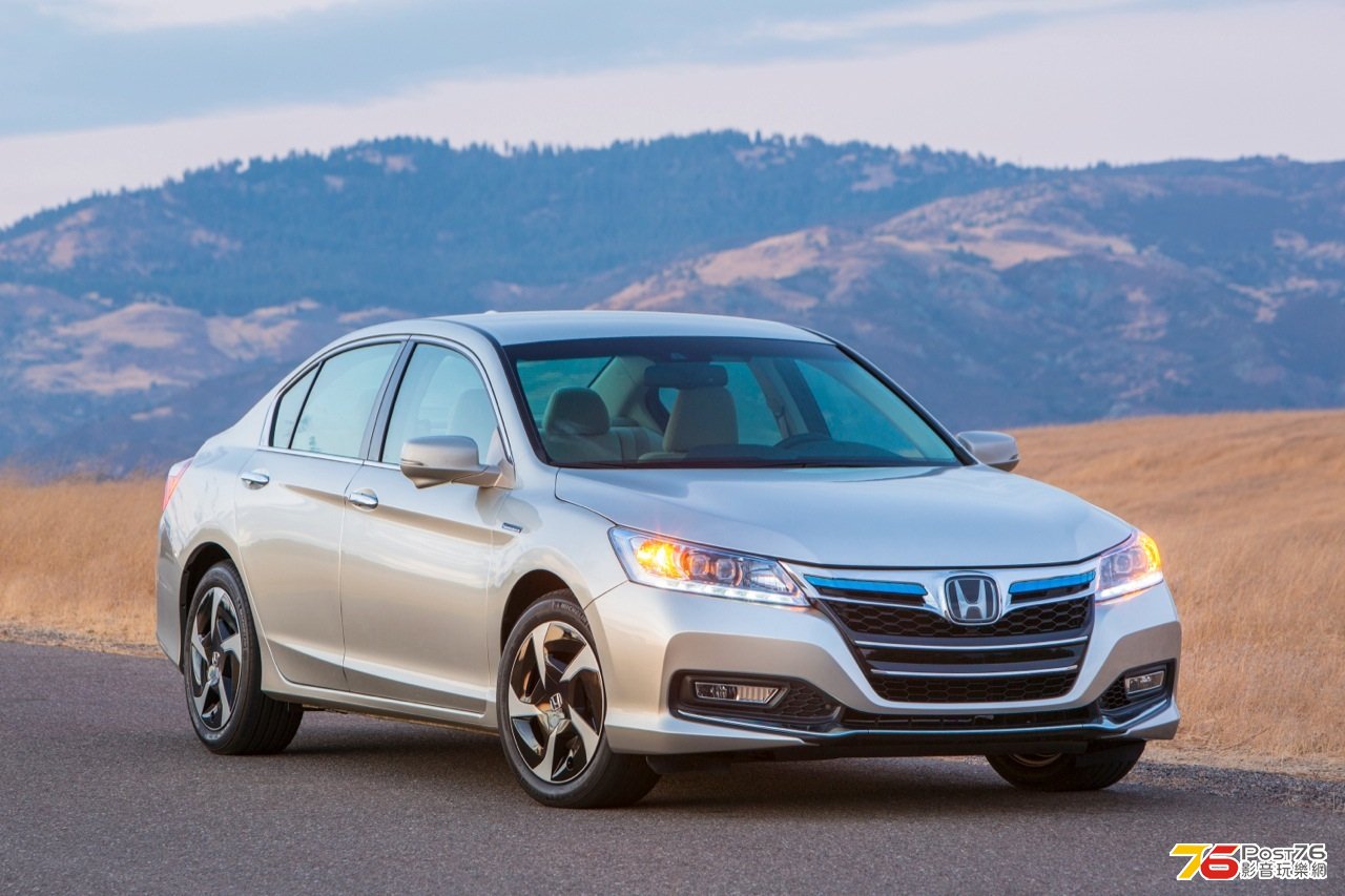 2014_Honda_Accord_Hybrid_01.jpg