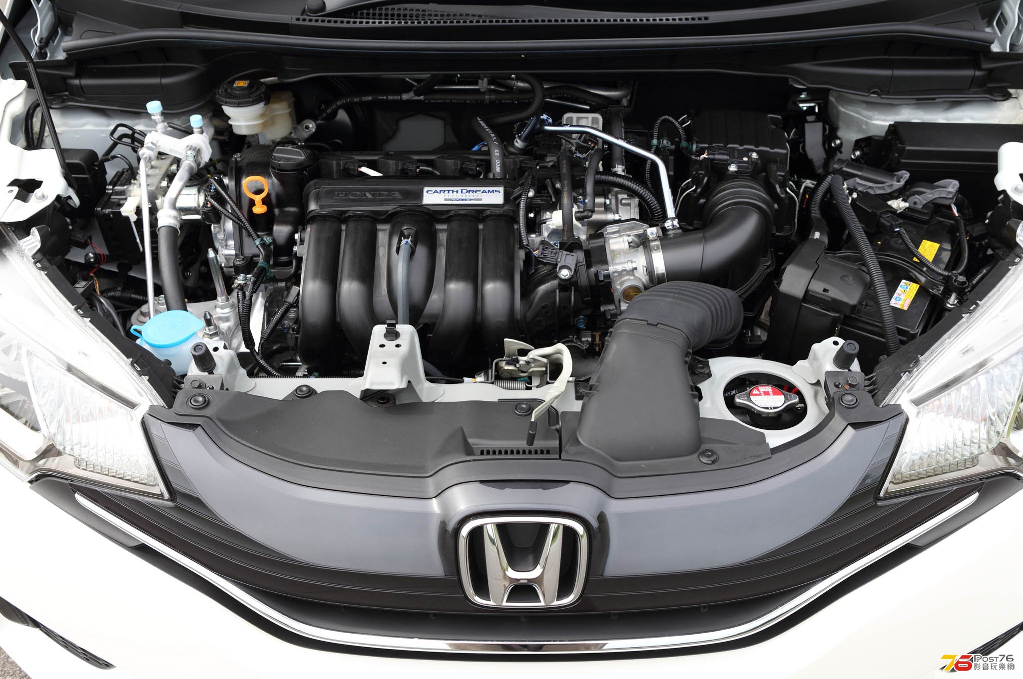 2014_Honda_Fit_Hybrid_06.jpg