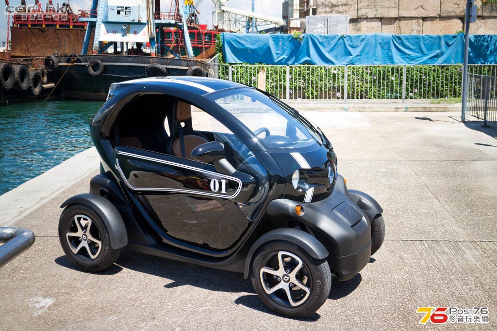 2013_Renault_Twizy_00.jpg