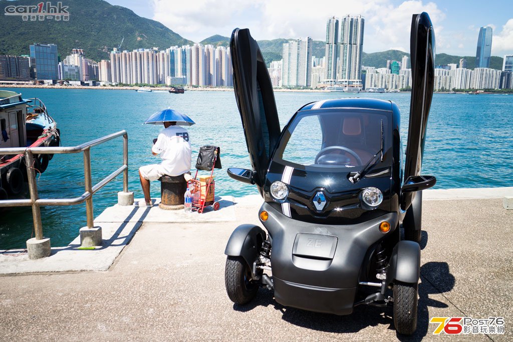 2013_Renault_Twizy_01.jpg