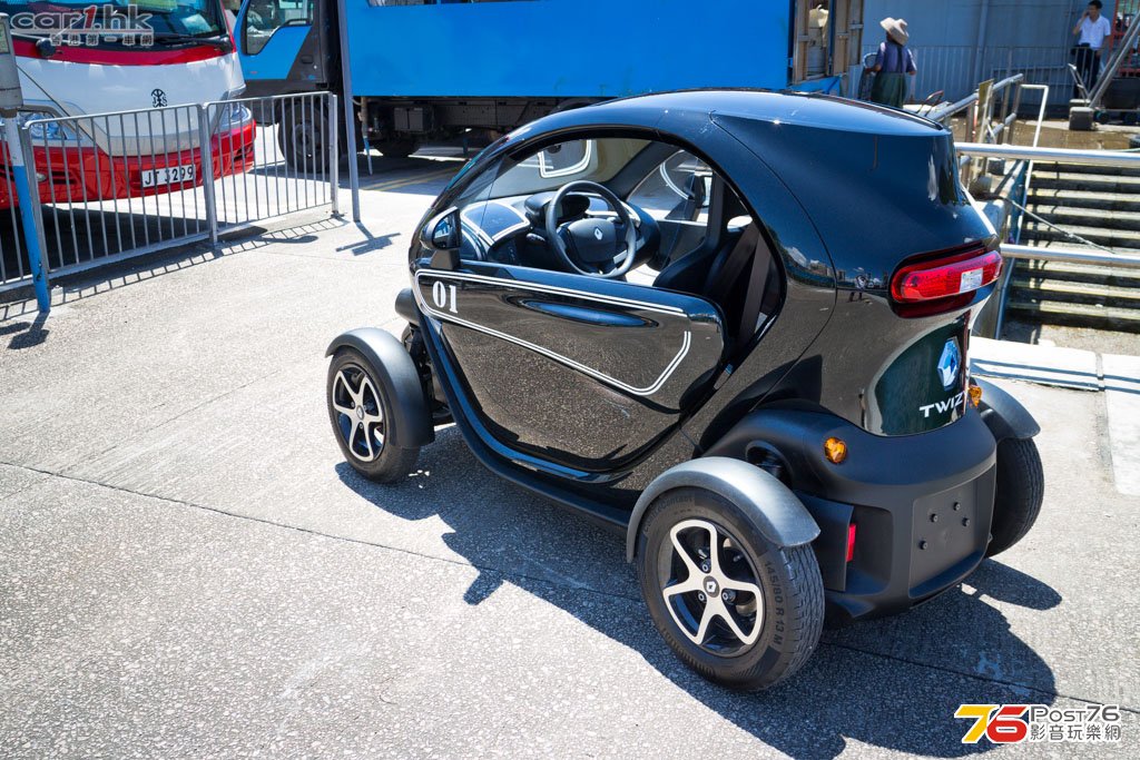 2013_Renault_Twizy_04.jpg