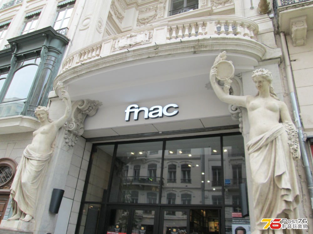 FNAC%20Centre%2000.JPG