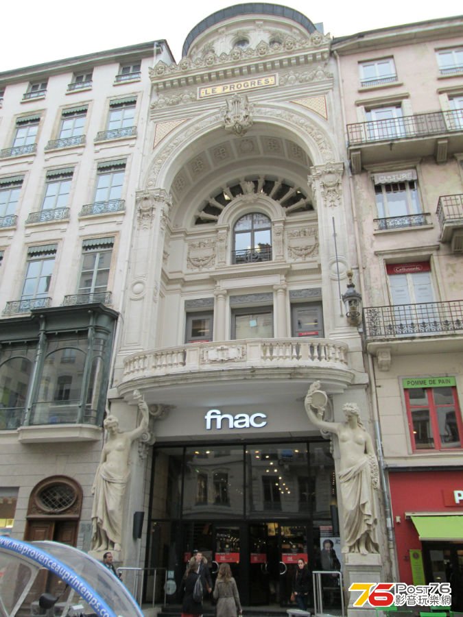 FNAC%20Centre%2001.JPG