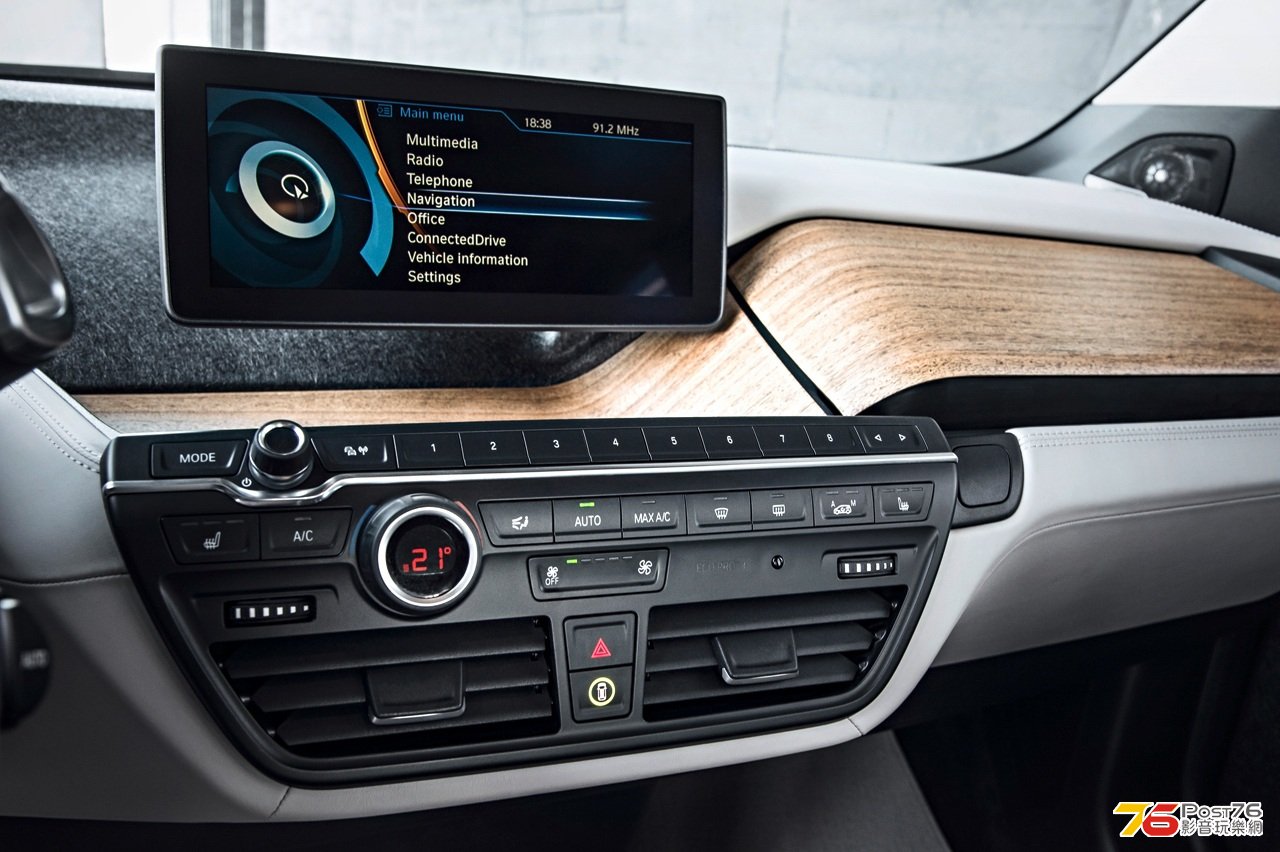 2014_BMW_i3_04.jpg