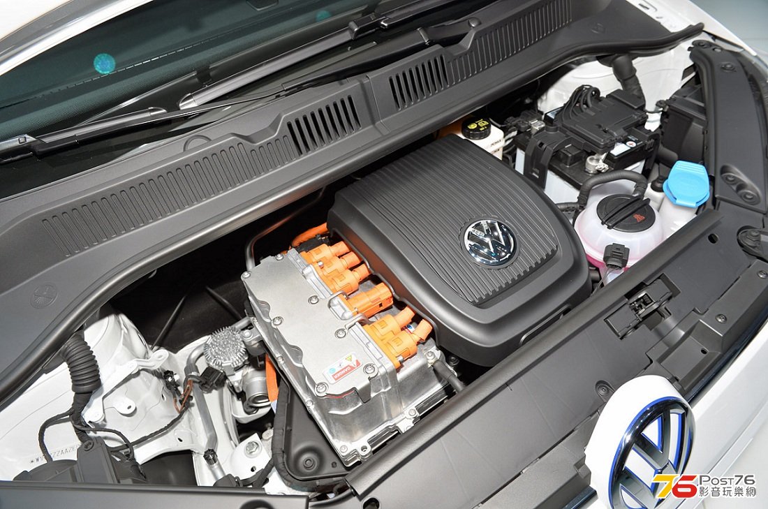 2014_VW_e-up_04.jpg