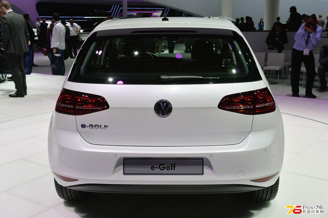 2015_VW_e-Golf_07.jpg