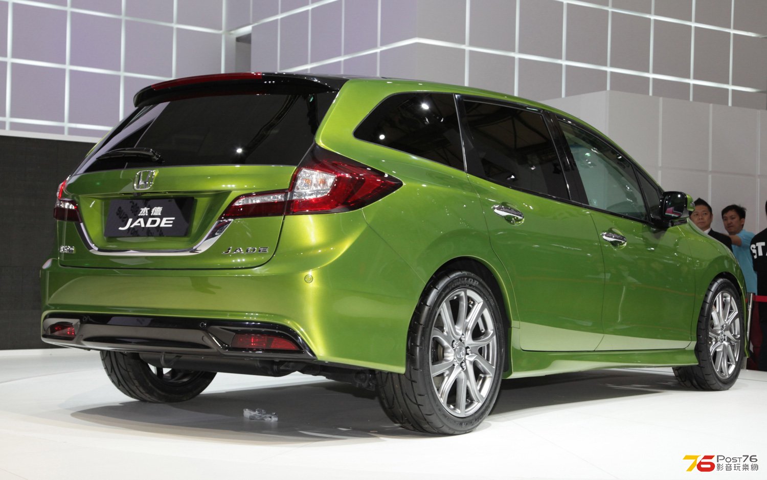 2014_Honda_Jade_06.jpg