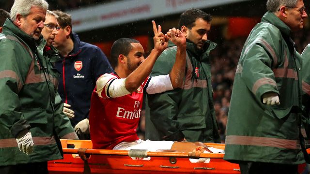 theowalcott2-0gesturearsenalvsspurs20140104_640x360.jpg