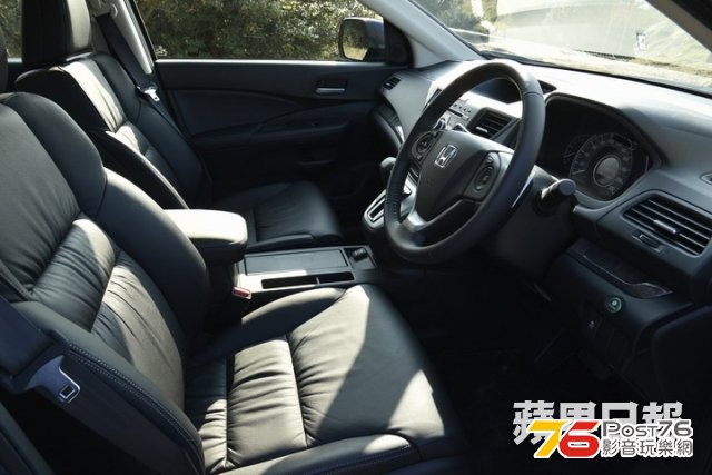 2014_Honda_CR-V_03.jpg