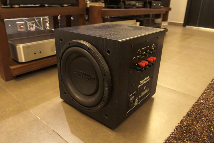 Earthquake SuperNova Powered Subwoofer 10" (已售)