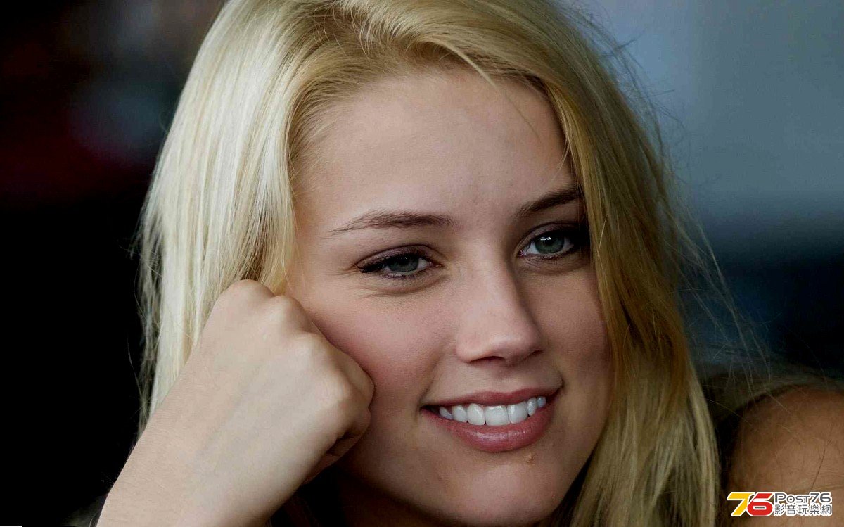 Amber Heard Wallpaper 1.jpg