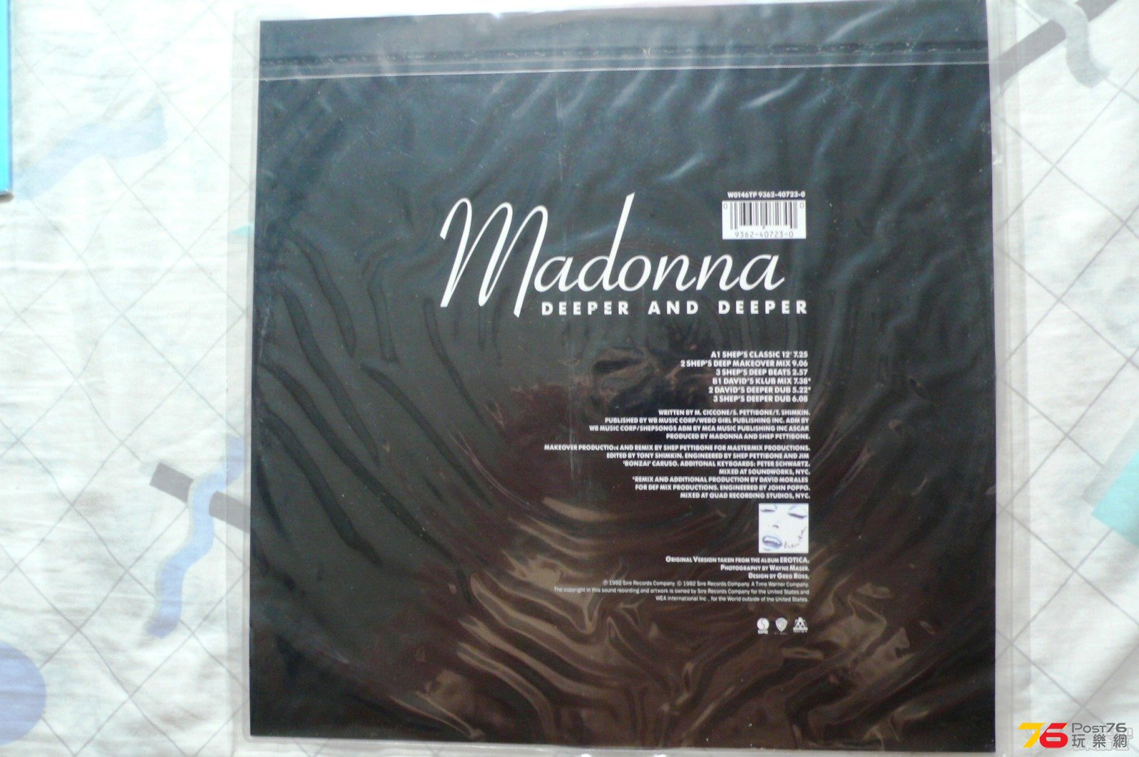 Madonna - Deeper and Deeper [12 Picture Disc single] 2.jpg