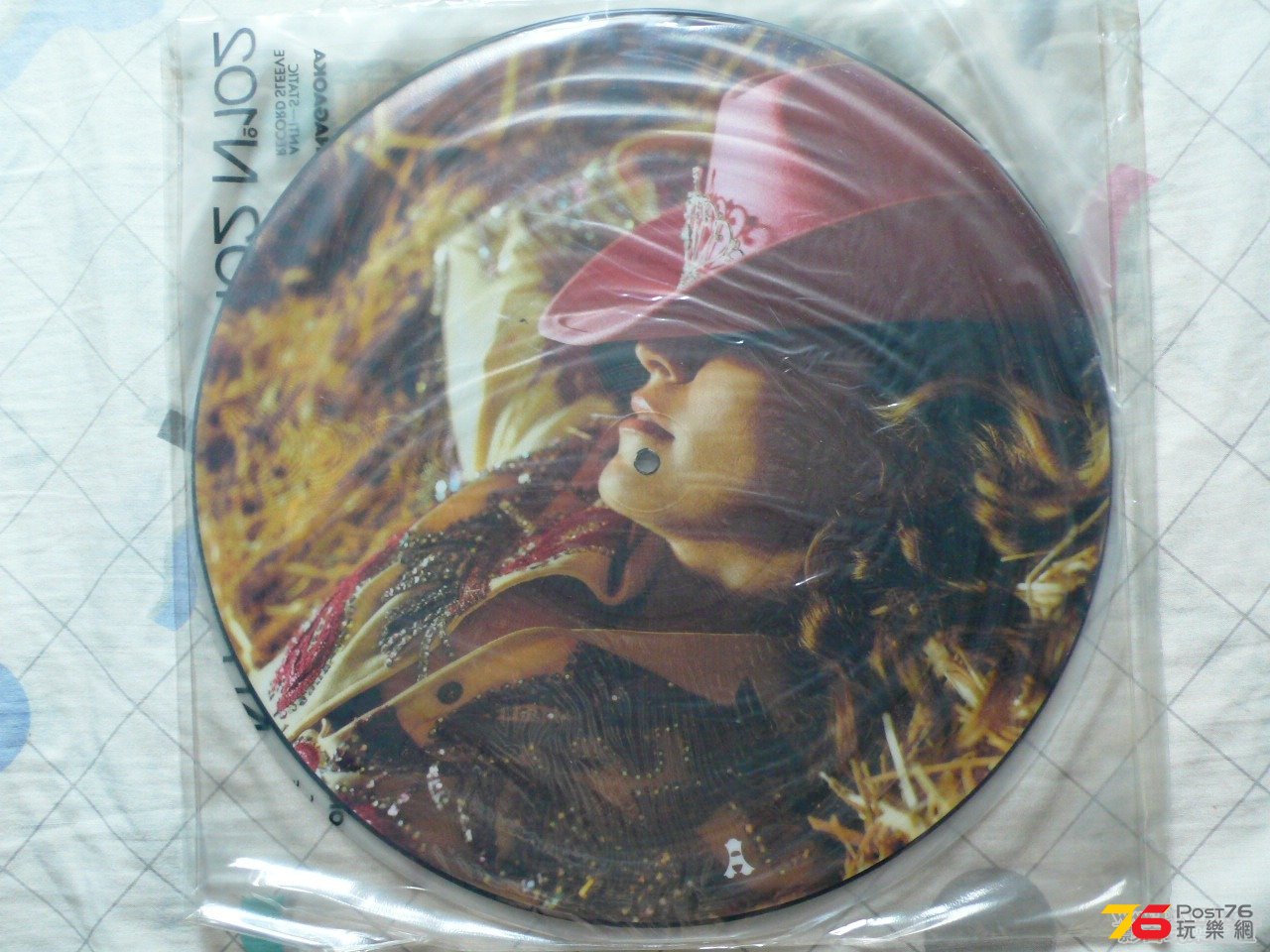 Madonna - Music [12 Picture Disc single] 1.jpg