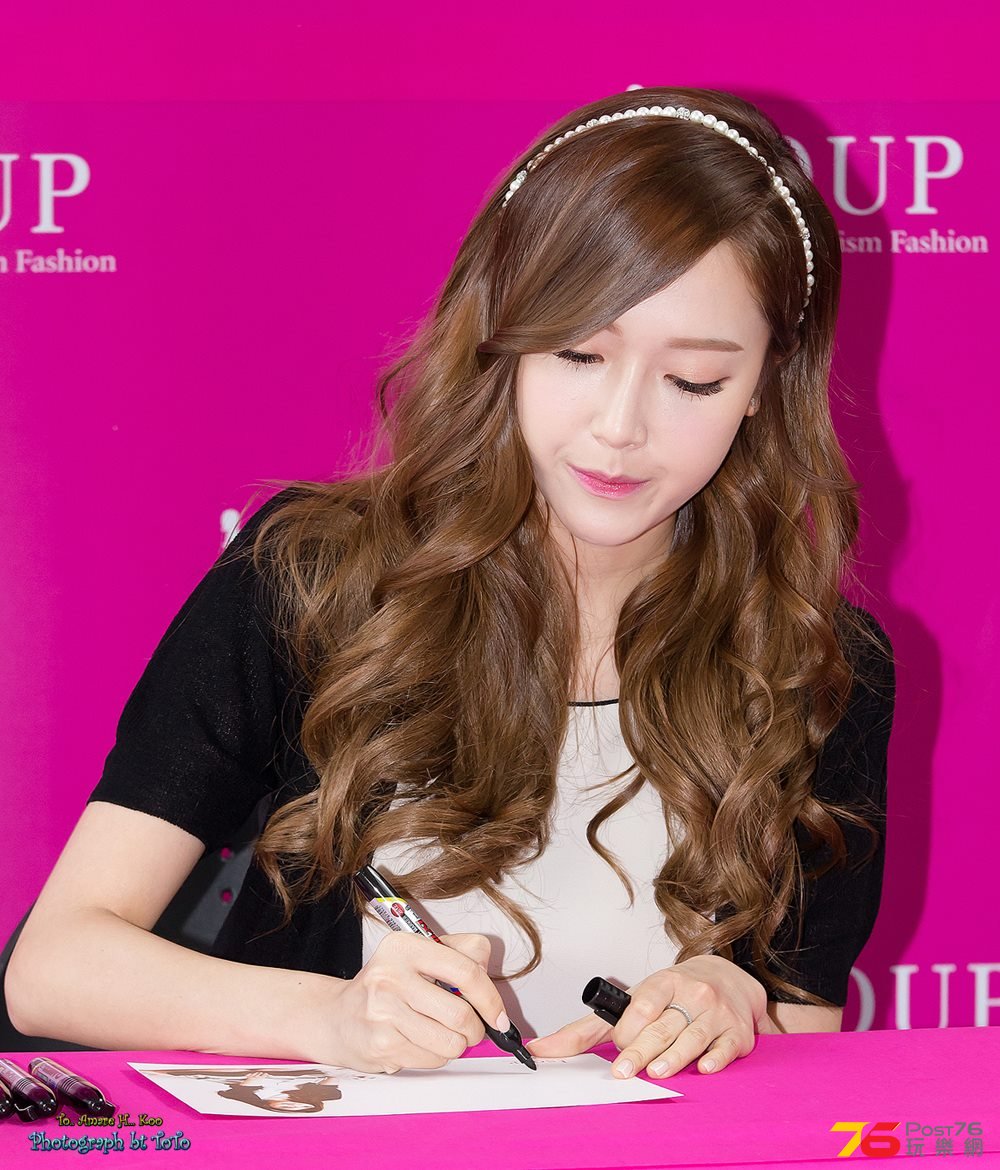223904s1fcc1fwlj61d8df.jpg