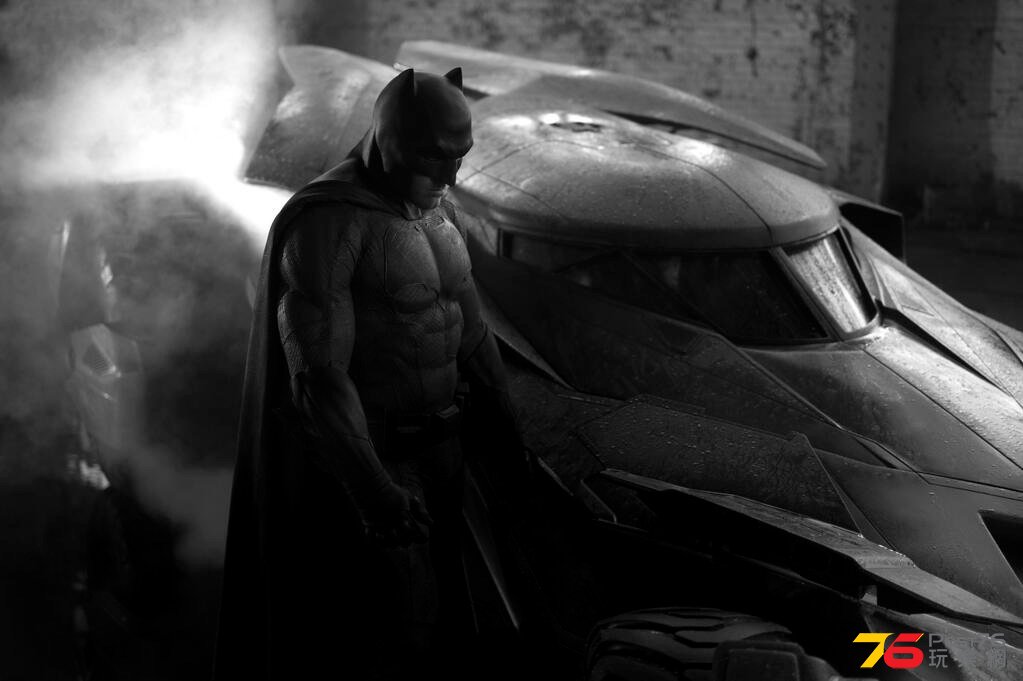zack-snyder-reveals-first-look-at-ben-afflecks-batman-and-the-new-batmobile-1627.jpg