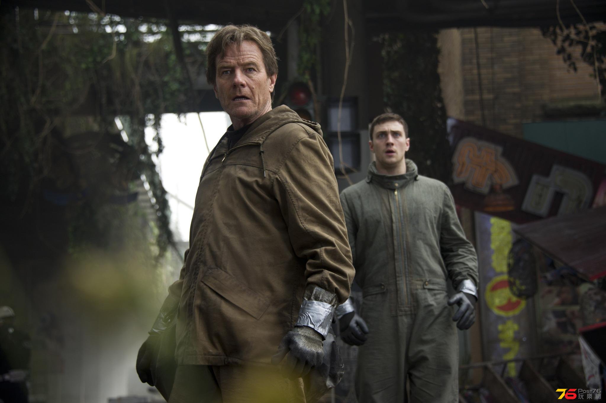 still-of-bryan-cranston-and-aaron-taylor-johnson-in-godzilla-2014-large-picture.jpg