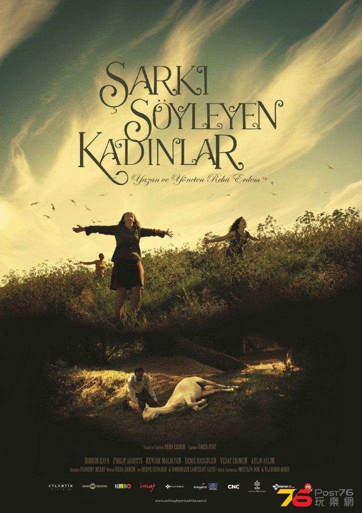 Sarki soyleyen kadinar2.jpg