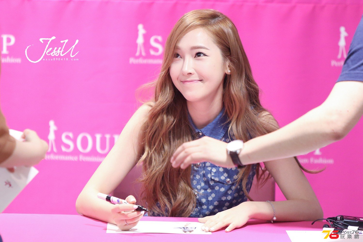 055831m3pxcb6cs8nint6n.jpg