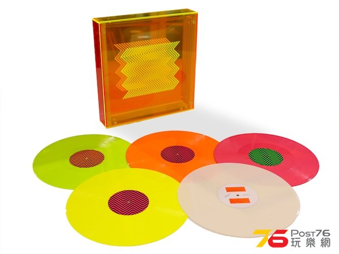 box-and-vinyls-copy1.jpg