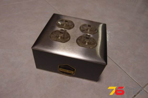 furutech 古河4位拖板全美式a.JPG