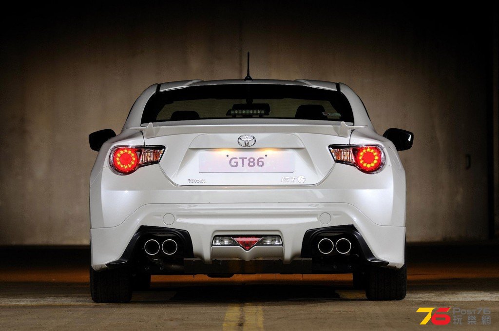 2013-toyota-gt-86-trd_100418662_l.jpg