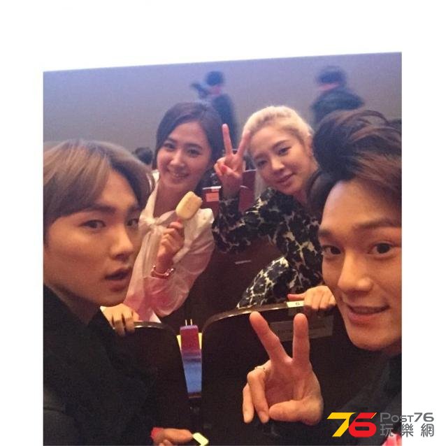 Group 086.jpg
