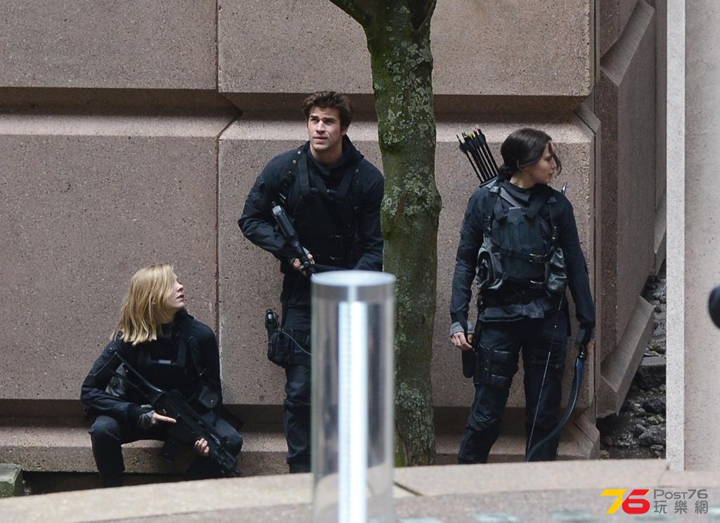 1024px-Mockingjay_part_2_set_photo.jpeg