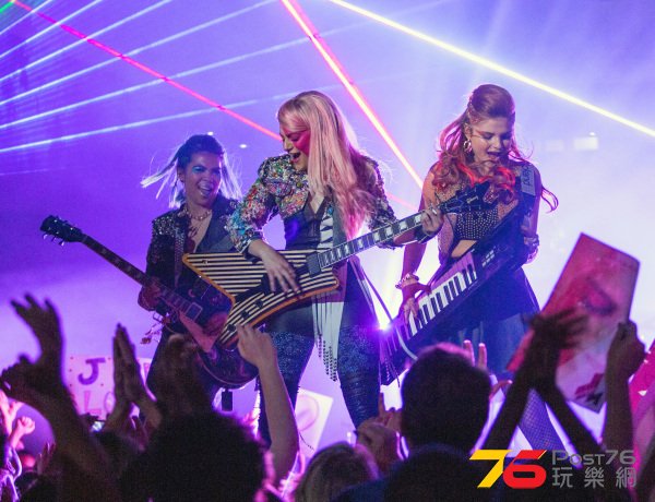 Jem And The Holograms2.jpg